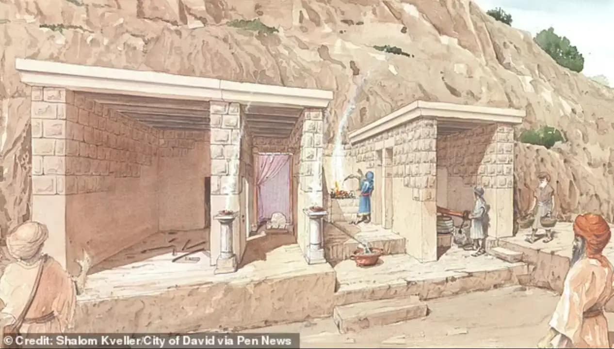 "Библия описывает, как в период Первого Храма за пределами храма действовали дополнительные ритуальные площадки", - сказал Эли Шукрон