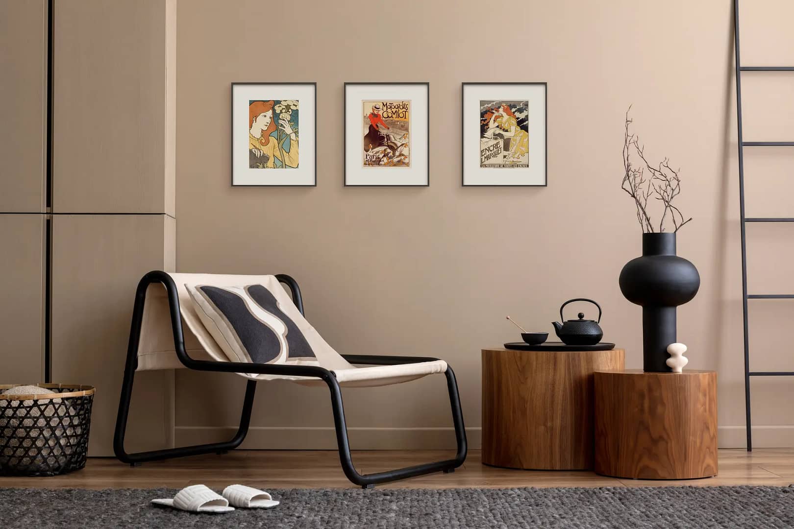 InkPoster: первый в мире постер на основе электронной бумаги